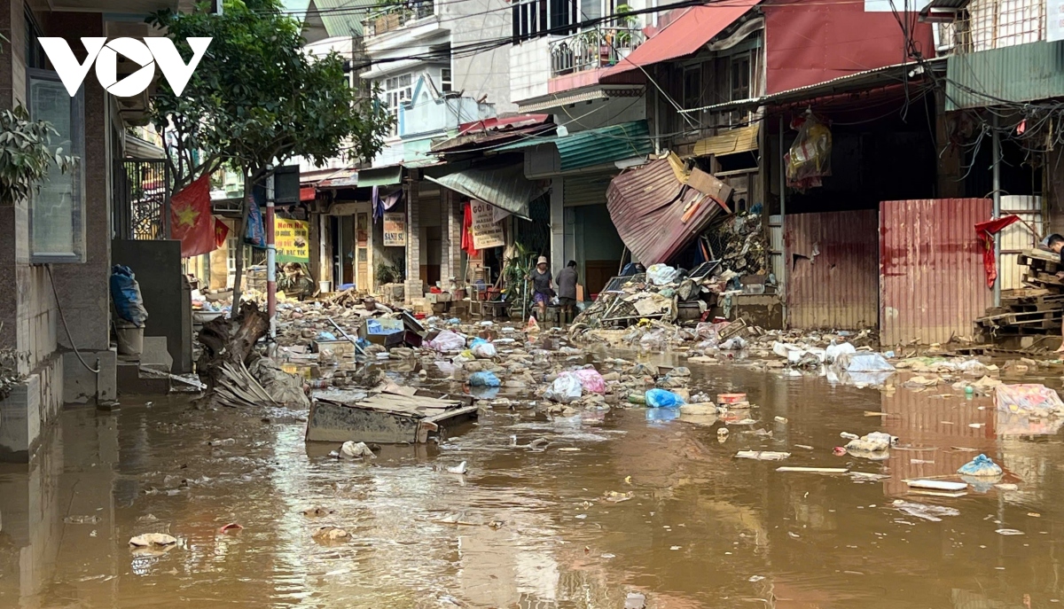 Quân đội giúp dân vùng lũ Yên Bái khôi phục đời sống