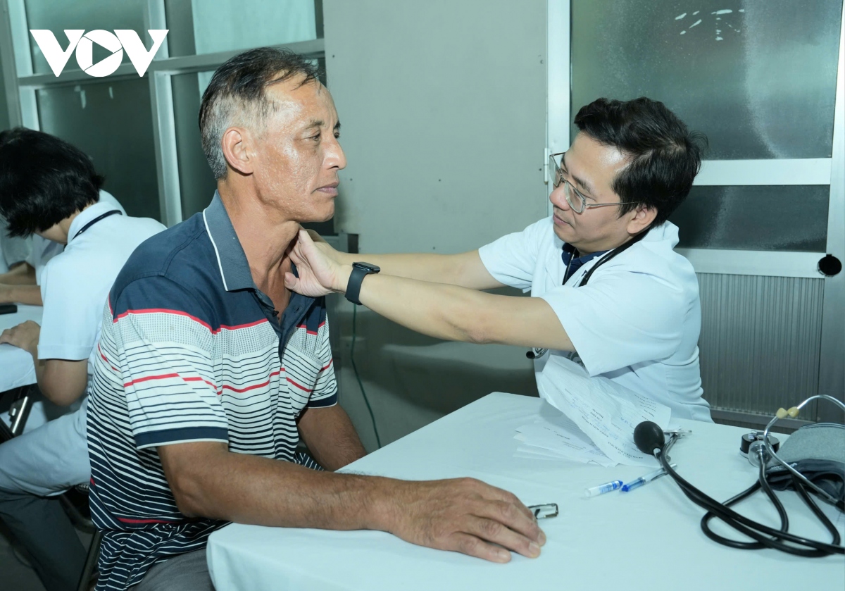 Hỗ trợ hơn 20 tỷ đồng giúp ngành y tế miền núi khắc phục hậu quả lũ lụt