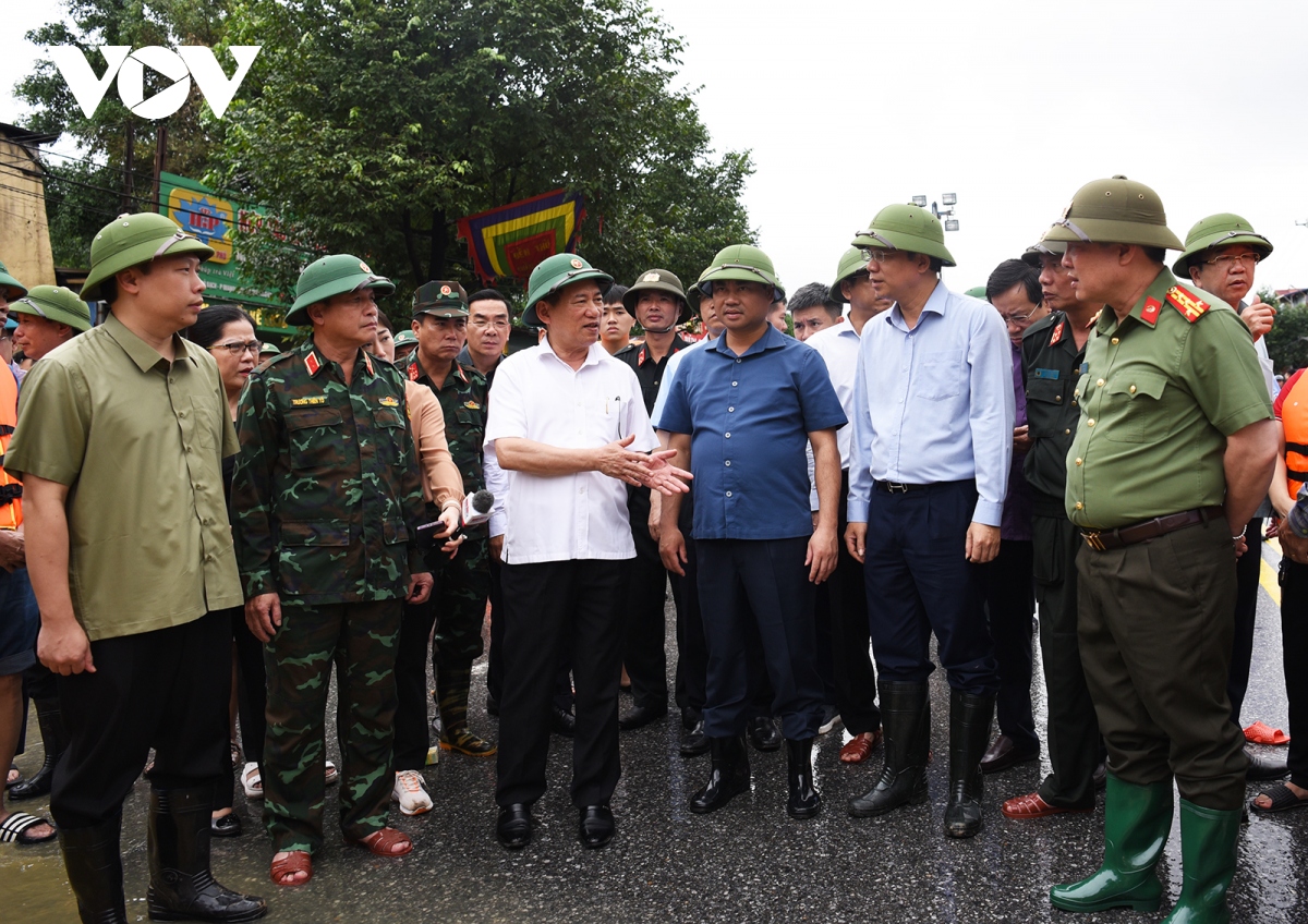 Phó Thủ tướng Hồ Đức Phớc kiểm tra, chỉ đạo công tác phòng chống bão lụt tại Thái Nguyên