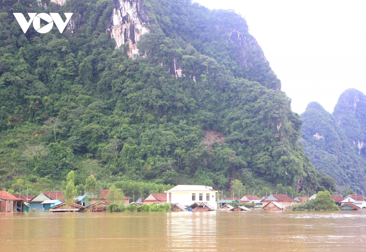 nha phao chong lu giup nguoi dan quang binh ung pho an toan voi ngap lut hinh anh 6