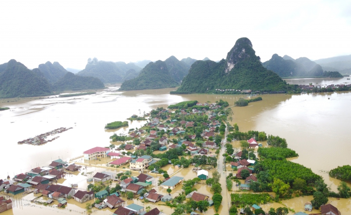 nha phao chong lu giup nguoi dan quang binh ung pho an toan voi ngap lut hinh anh 3