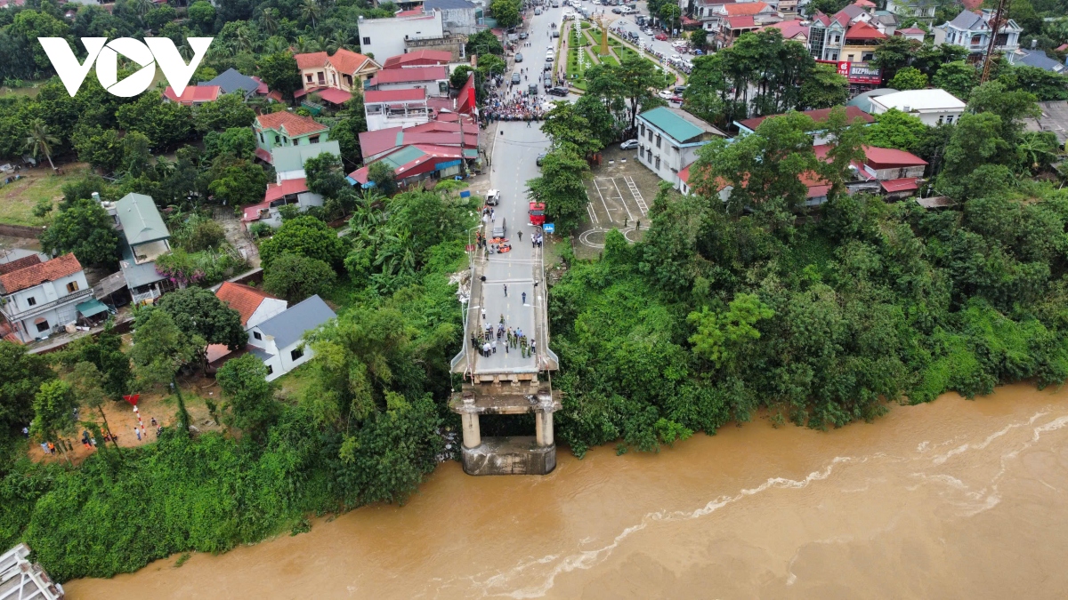 hinh anh sap cau phong chau phu tho nhin tu tren cao hinh anh 2