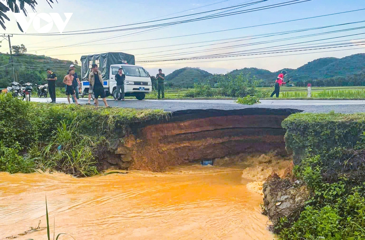 tinh lo noi lam Dong-binh phuoc bi sat lo sau vao tim duong hinh anh 1