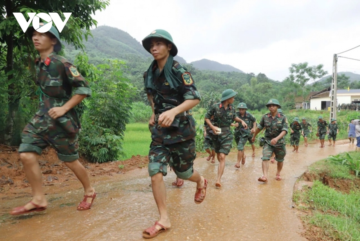 hon 600 nguoi tham gia tim kiem, cuu ho, cuu nan tai vung lu quet lang nu hinh anh 1