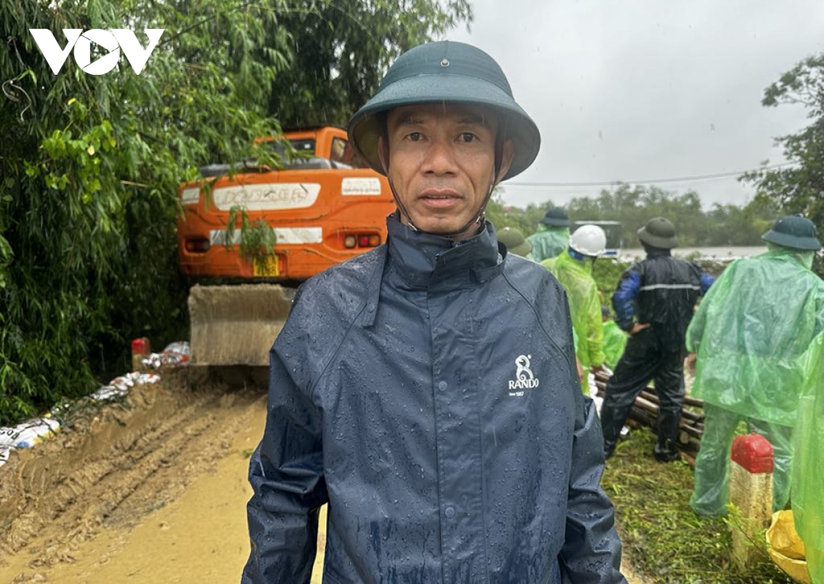 nuoc tran qua dap, mot xa o ngoai thanh ha noi huy dong nguoi dan ung cuu hinh anh 3