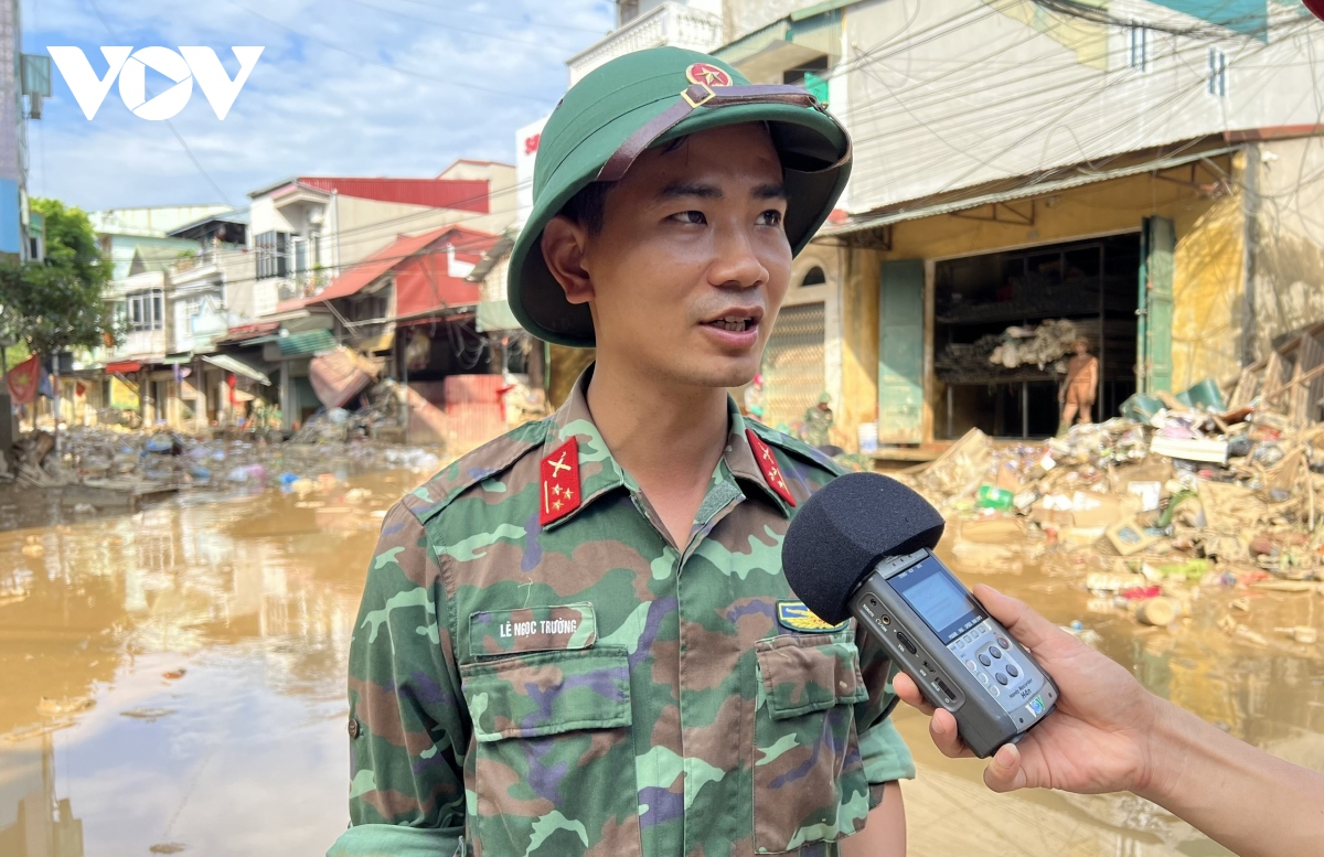 quan doi giup dan vung lu yen bai khoi phuc doi song hinh anh 3