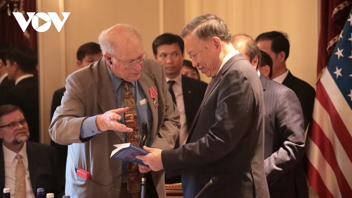 Đại diện ĐCS Mỹ: Việt Nam là mẫu mực của việc đưa lý thuyết XHCN thành hiện thực