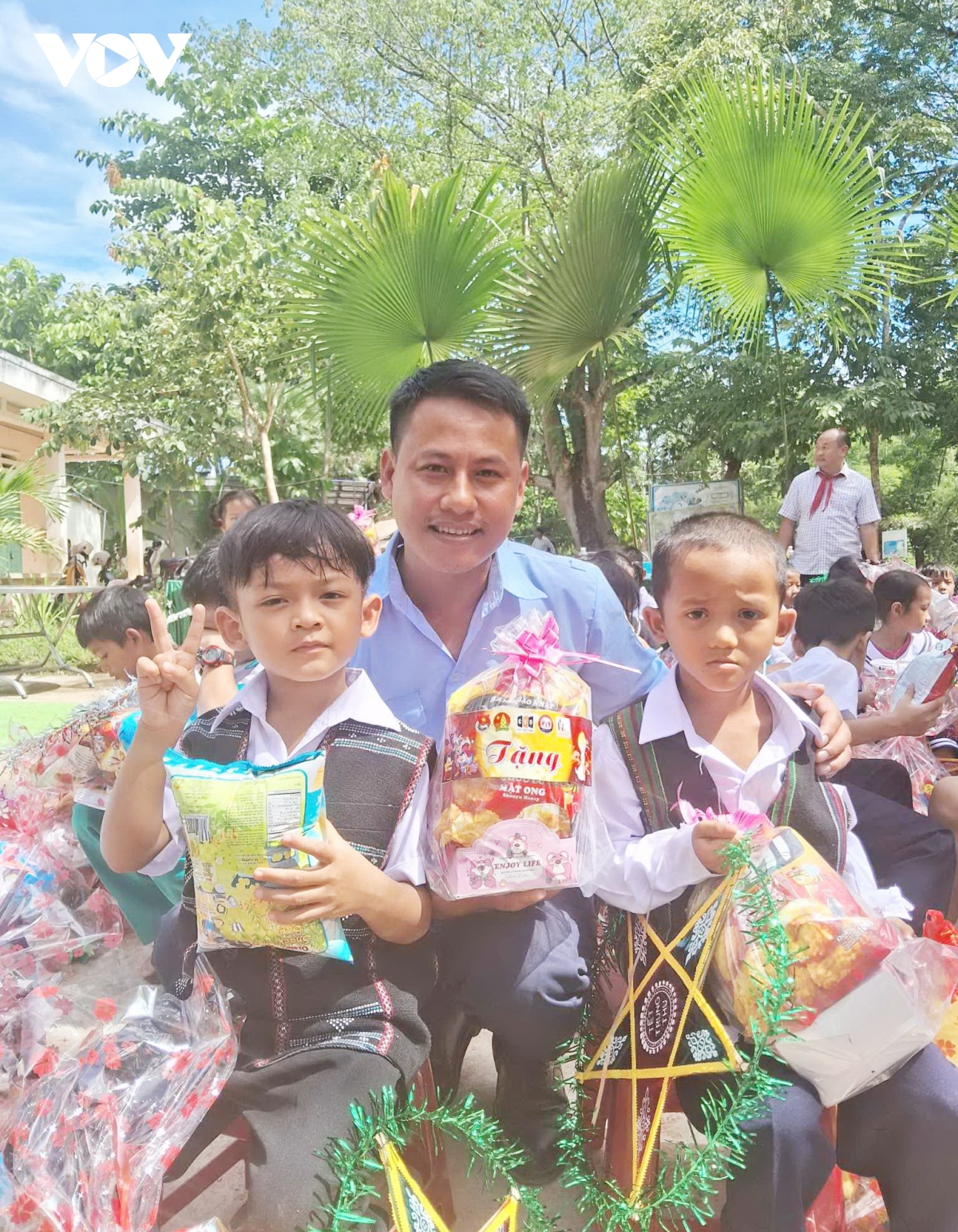 tet trung thu cua tre em vung cao quang nam hinh anh 3