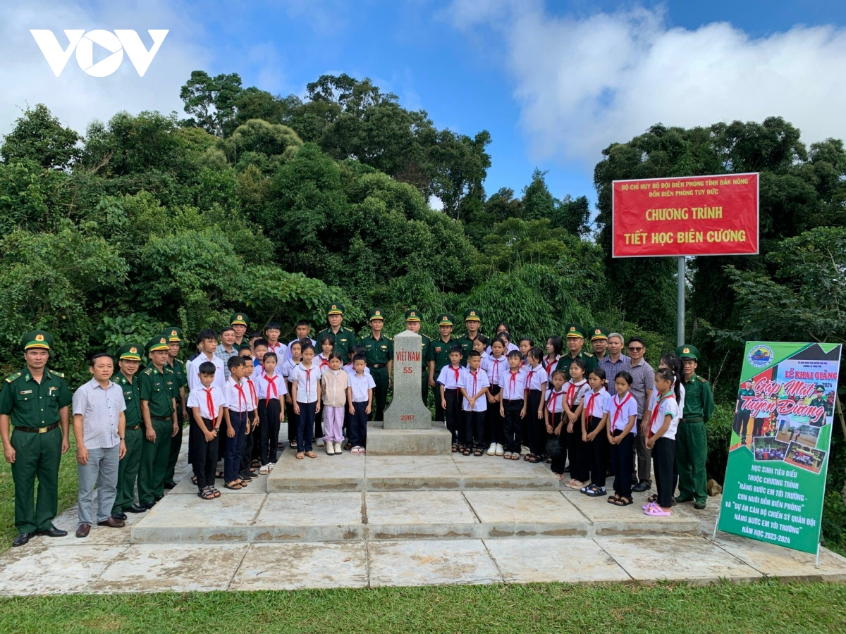 vun dap tinh yeu to quoc qua nhung tiet hoc bien cuong hinh anh 6