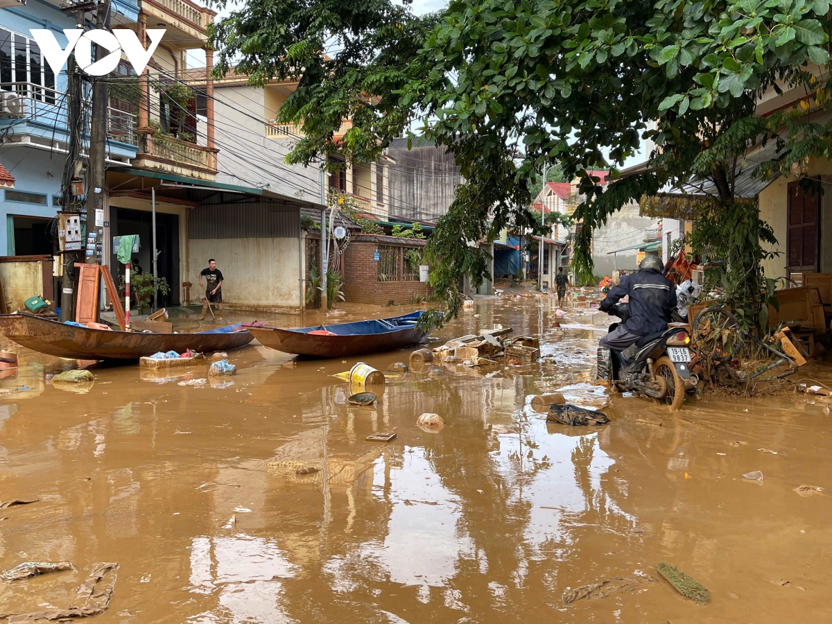 thanh pho yen bai ngap ngua bun, rac sau lu hinh anh 3