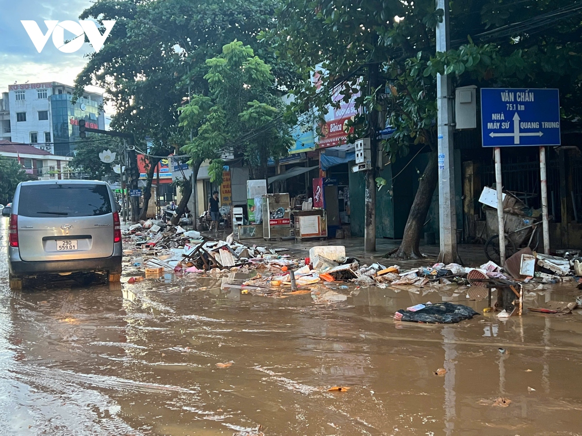 thanh pho yen bai ngap ngua bun, rac sau lu hinh anh 9