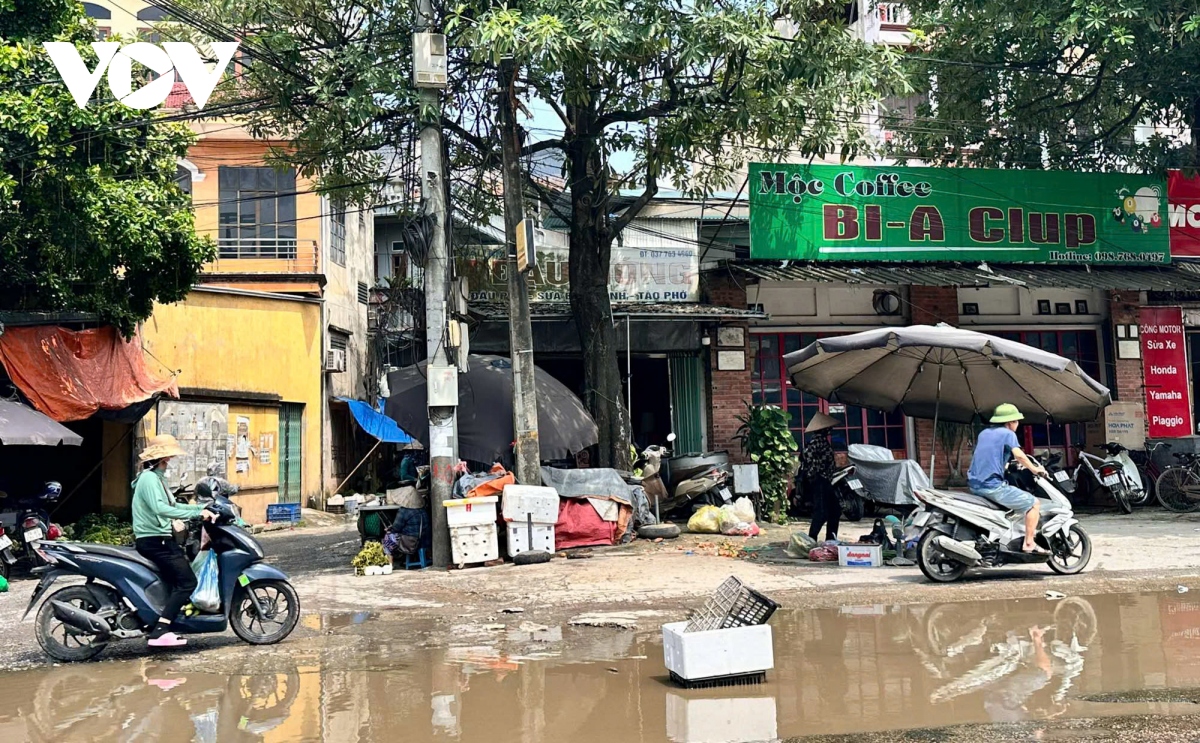 Duong quoc lo 6 qua huyen chuong my, ha noi xuong cap tram trong hinh anh 4