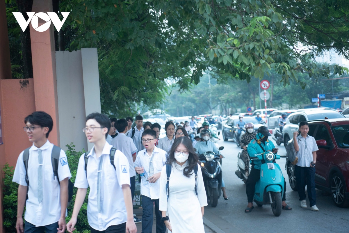 Duong ha noi un tac nghiem trong ngay khai giang hinh anh 12