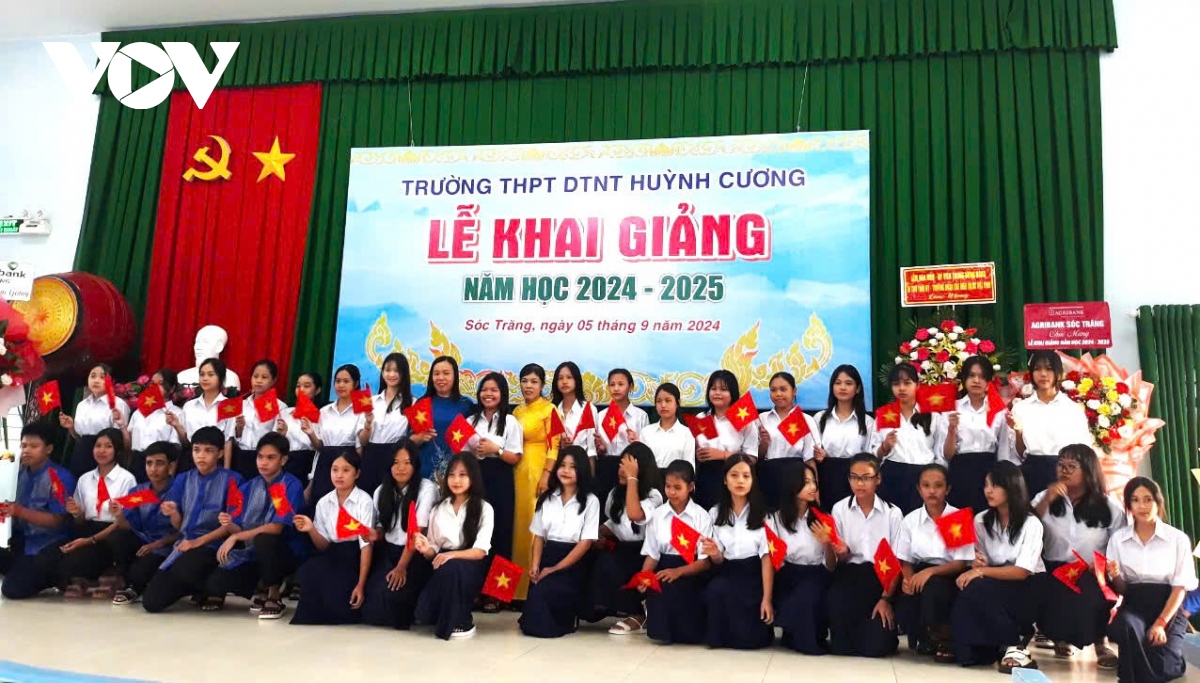 hoc sinh ca nuoc han hoan du le khai giang nam hoc moi 2024-2025 hinh anh 79