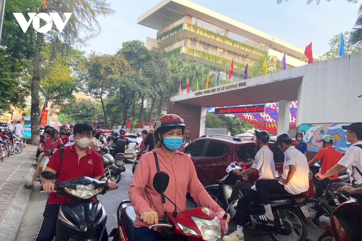 Duong ha noi un tac nghiem trong ngay khai giang hinh anh 18