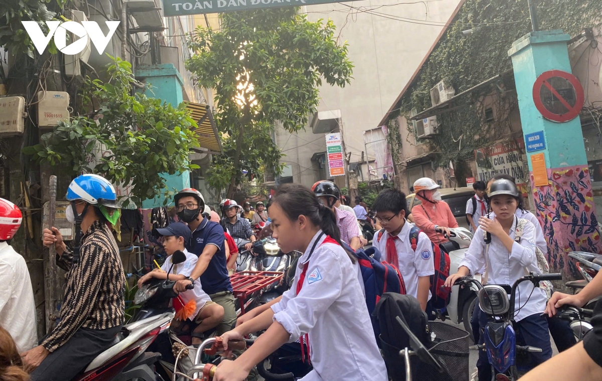 Duong ha noi un tac nghiem trong ngay khai giang hinh anh 19