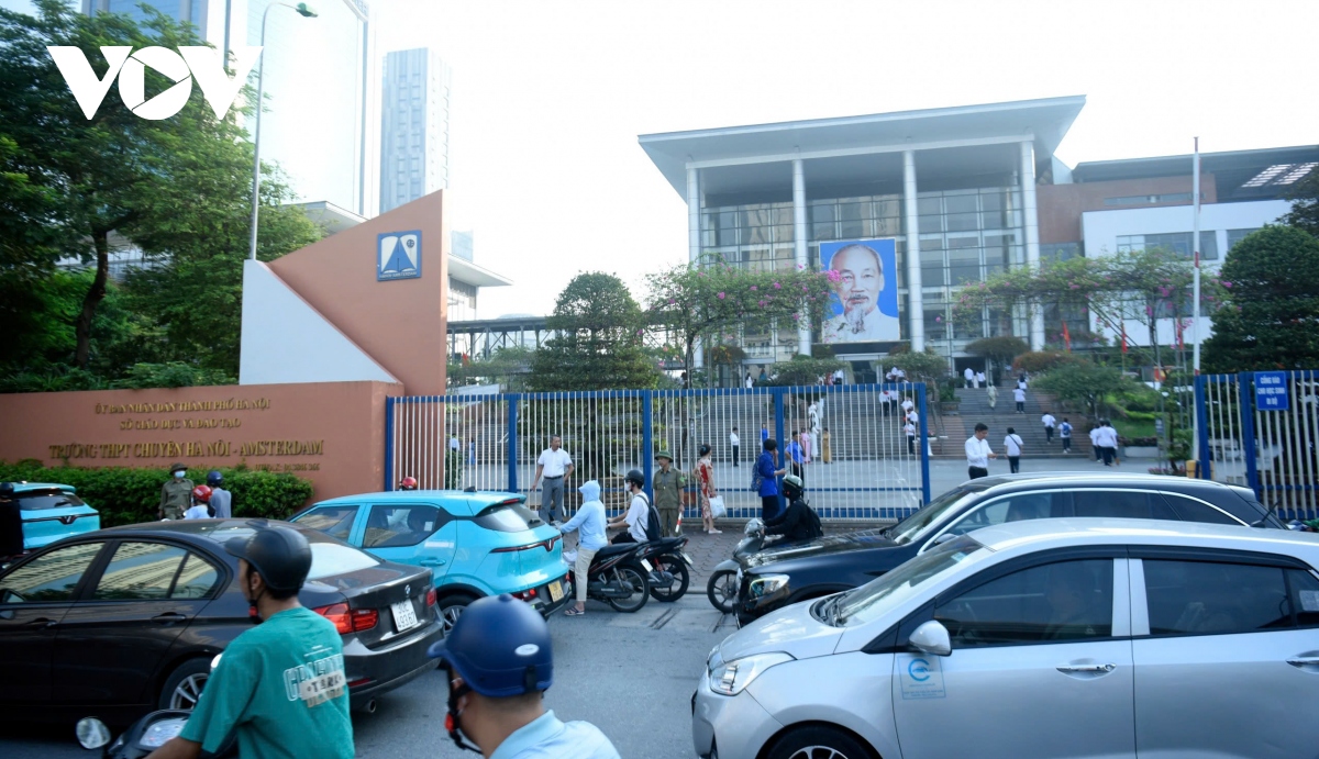 Duong ha noi un tac nghiem trong ngay khai giang hinh anh 14