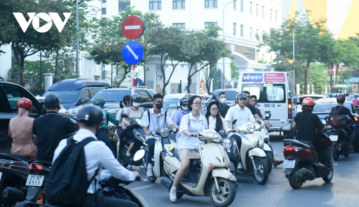 Duong ha noi un tac nghiem trong ngay khai giang hinh anh 9