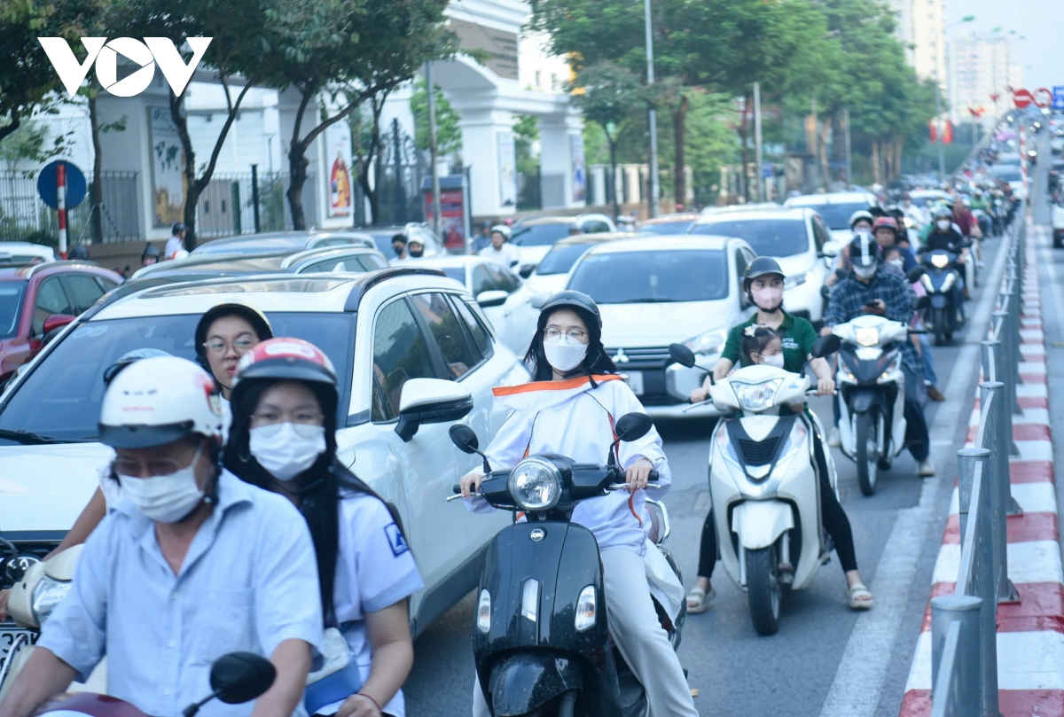 Duong ha noi un tac nghiem trong ngay khai giang hinh anh 5