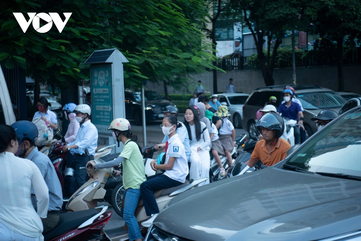 Duong ha noi un tac nghiem trong ngay khai giang hinh anh 6