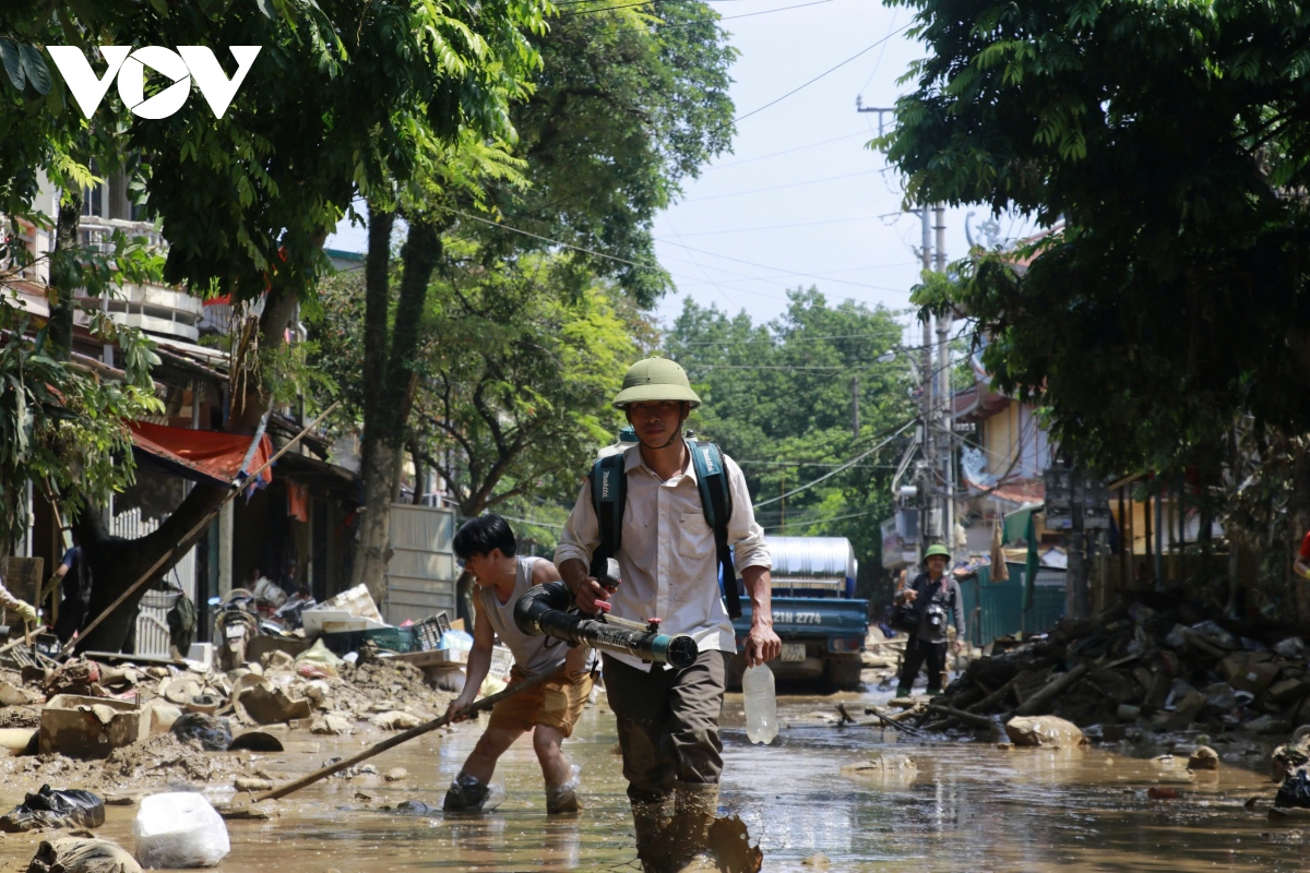 yen bai no luc khac phuc hau qua mua lu, don hoc sinh tro lai truong hinh anh 3