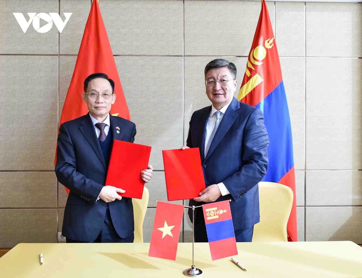 Trưởng Ban Đối ngoại Trung ương làm việc với lãnh đạo các chính đảng tại Mông Cổ