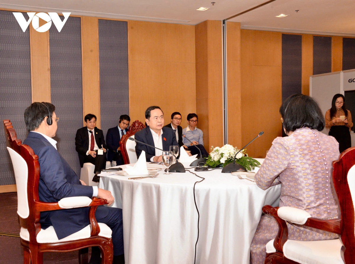 ba chủ tịch quốc hội việt nam - lào - campuchia ăn sáng làm việc hình ảnh 1 ba chu tich quoc hoi viet nam - lao - campuchia an sang lam viec hinh anh 1