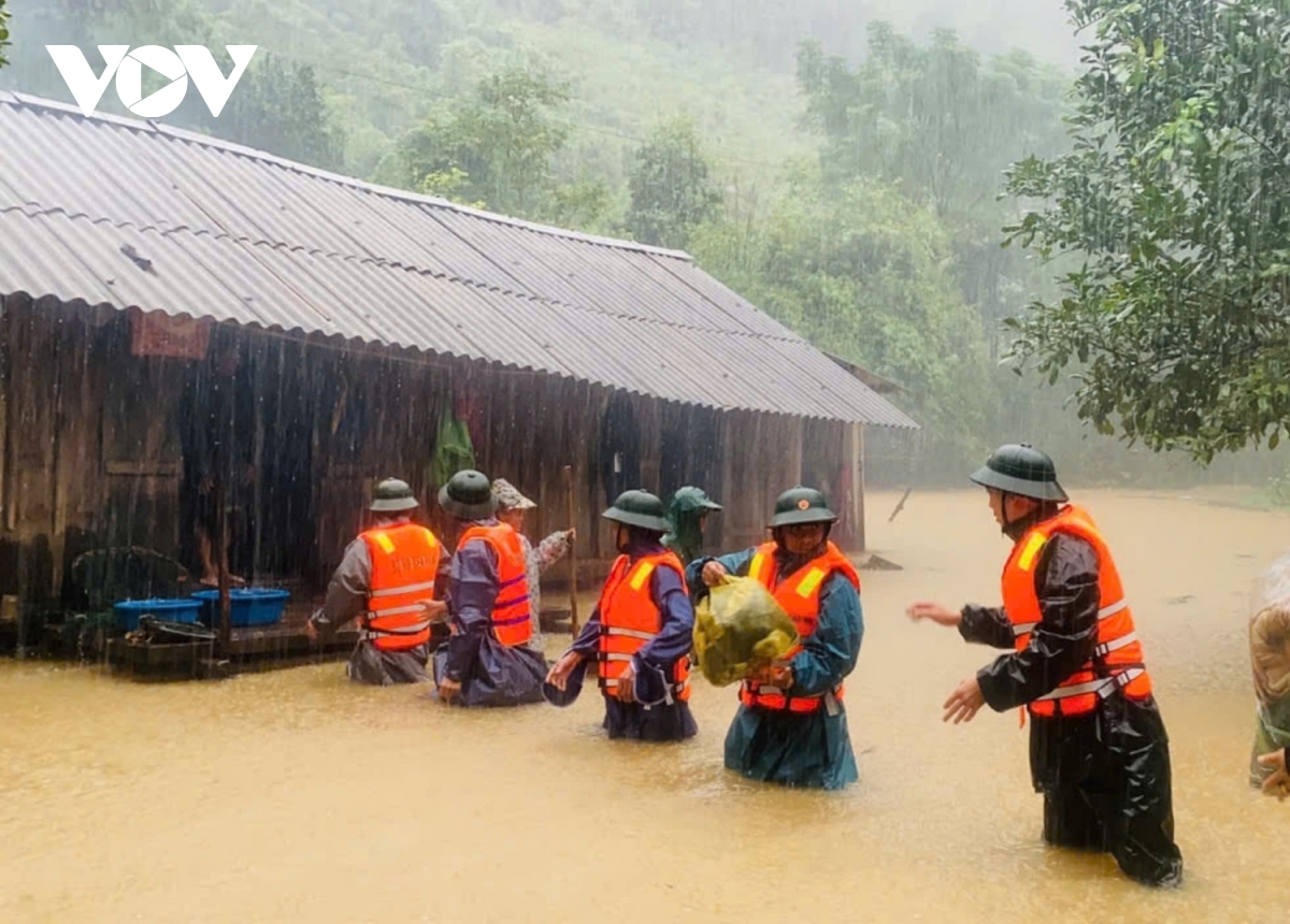 một người mất tích, bắt đầu sơ tán dân vùng ngập lụt ở quảng bình hình ảnh 1 mot nguoi mat tich, bat dau so tan dan vung ngap lut o quang binh hinh anh 1