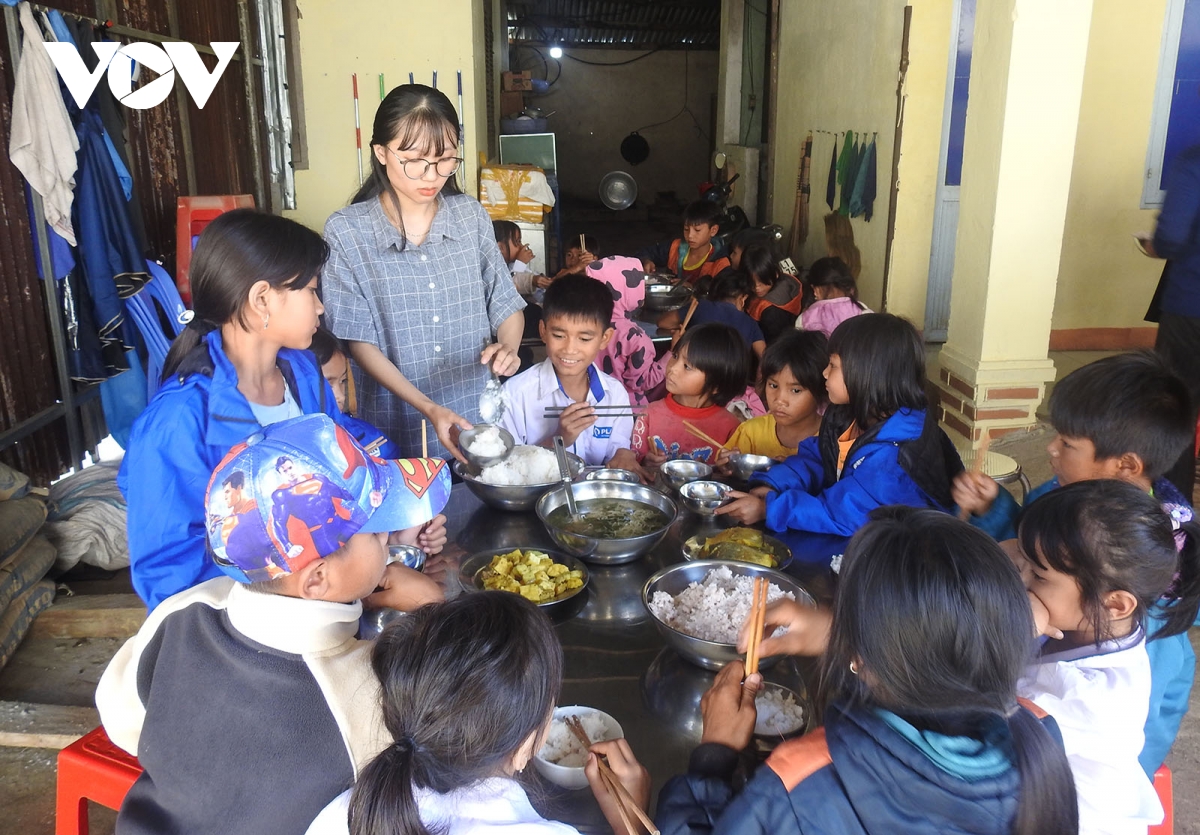 hon 15.300 hoc sinh vung kho khan duoc nhan gao ho tro cua chinh phu hinh anh 1