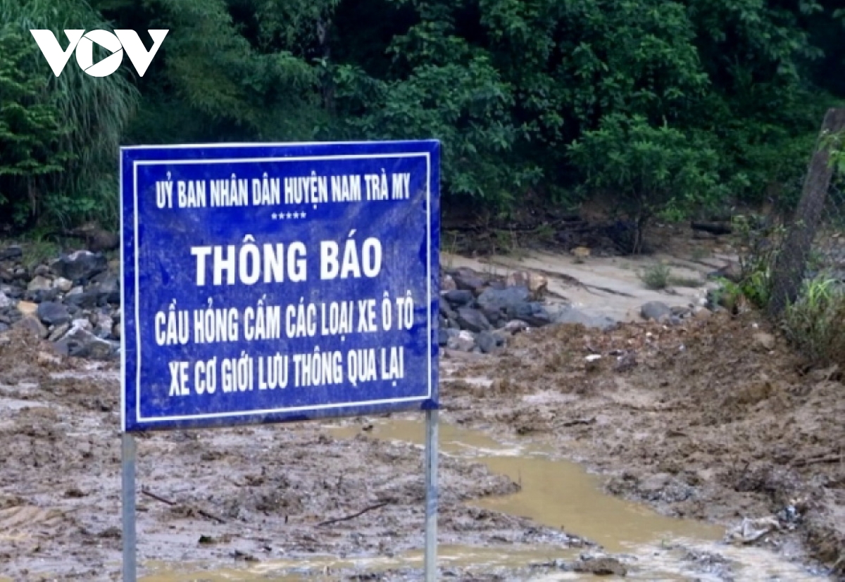 quang nam ra soat lai cac diem co nguy co sat lo, san sang di doi nguoi dan hinh anh 1