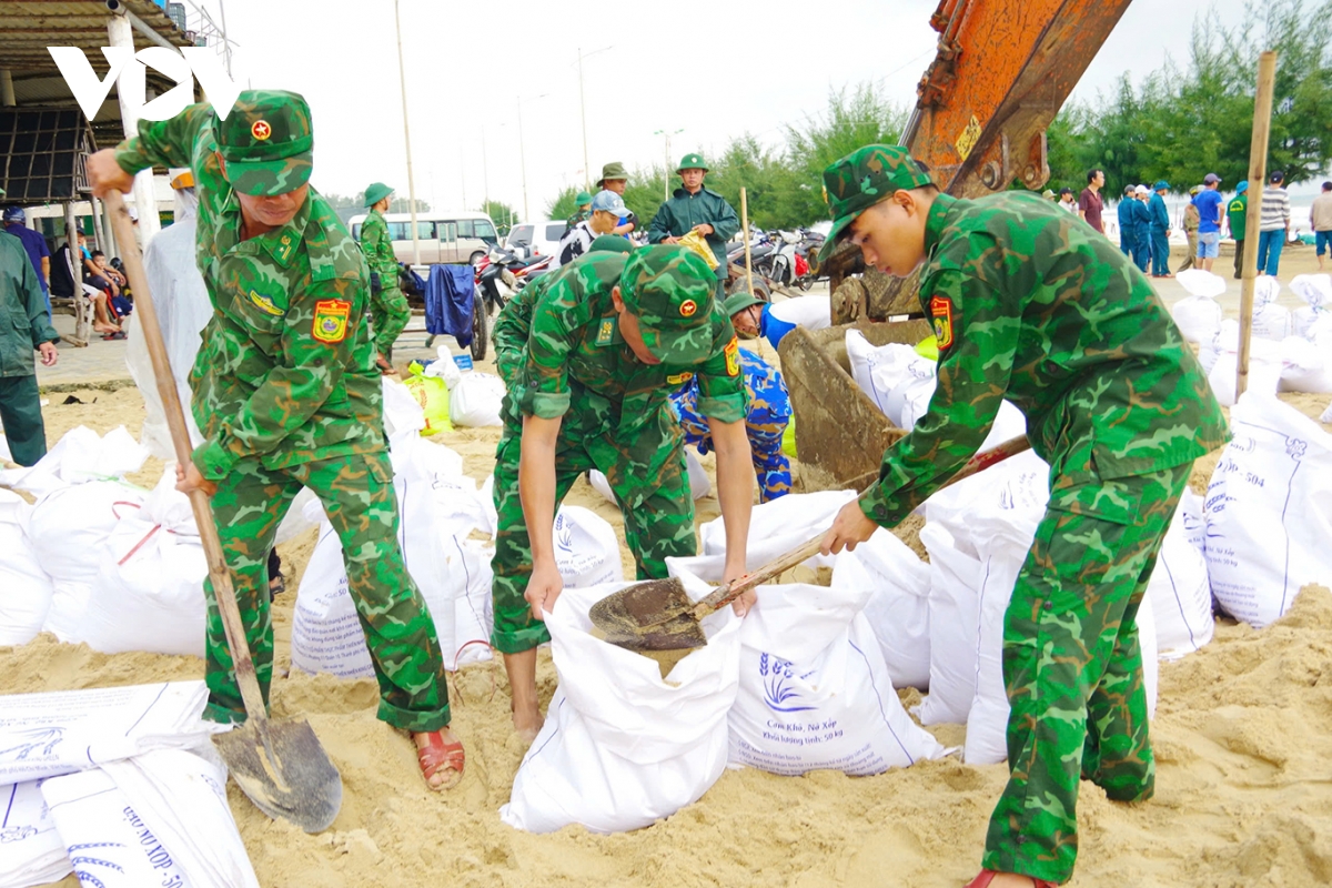 bí thư tỉnh ủy thừa thiên huế kiểm tra, chỉ đạo ứng phó bão số 6 hình ảnh 1 bi thu tinh uy thua thien hue kiem tra, chi dao ung pho bao so 6 hinh anh 1