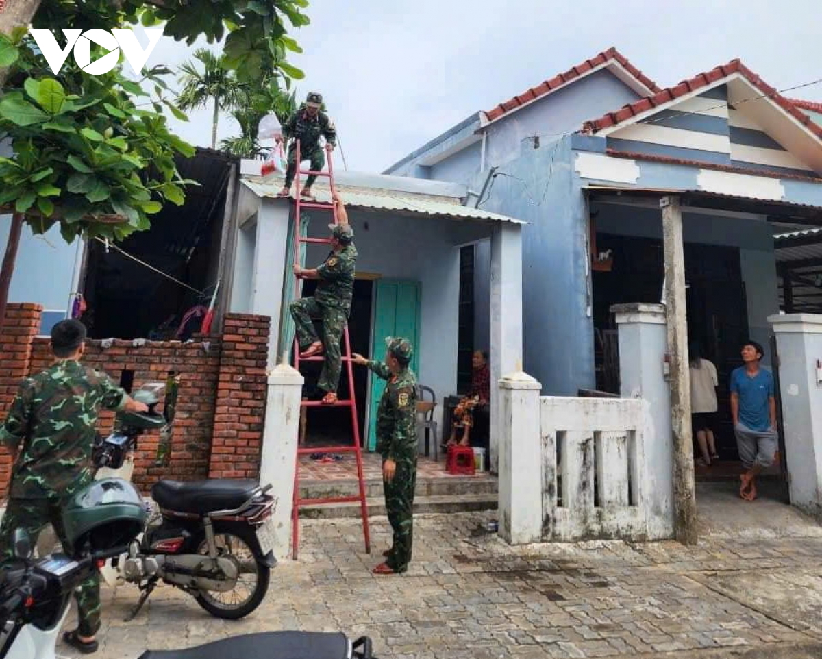 quang nam ra soat lai cac diem co nguy co sat lo, san sang di doi nguoi dan hinh anh 2