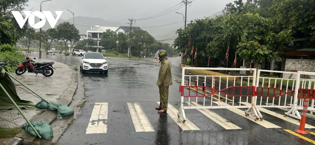 luc luong cong an thanh pho Da nang tich cuc khac phuc hau qua bao so 6 hinh anh 4