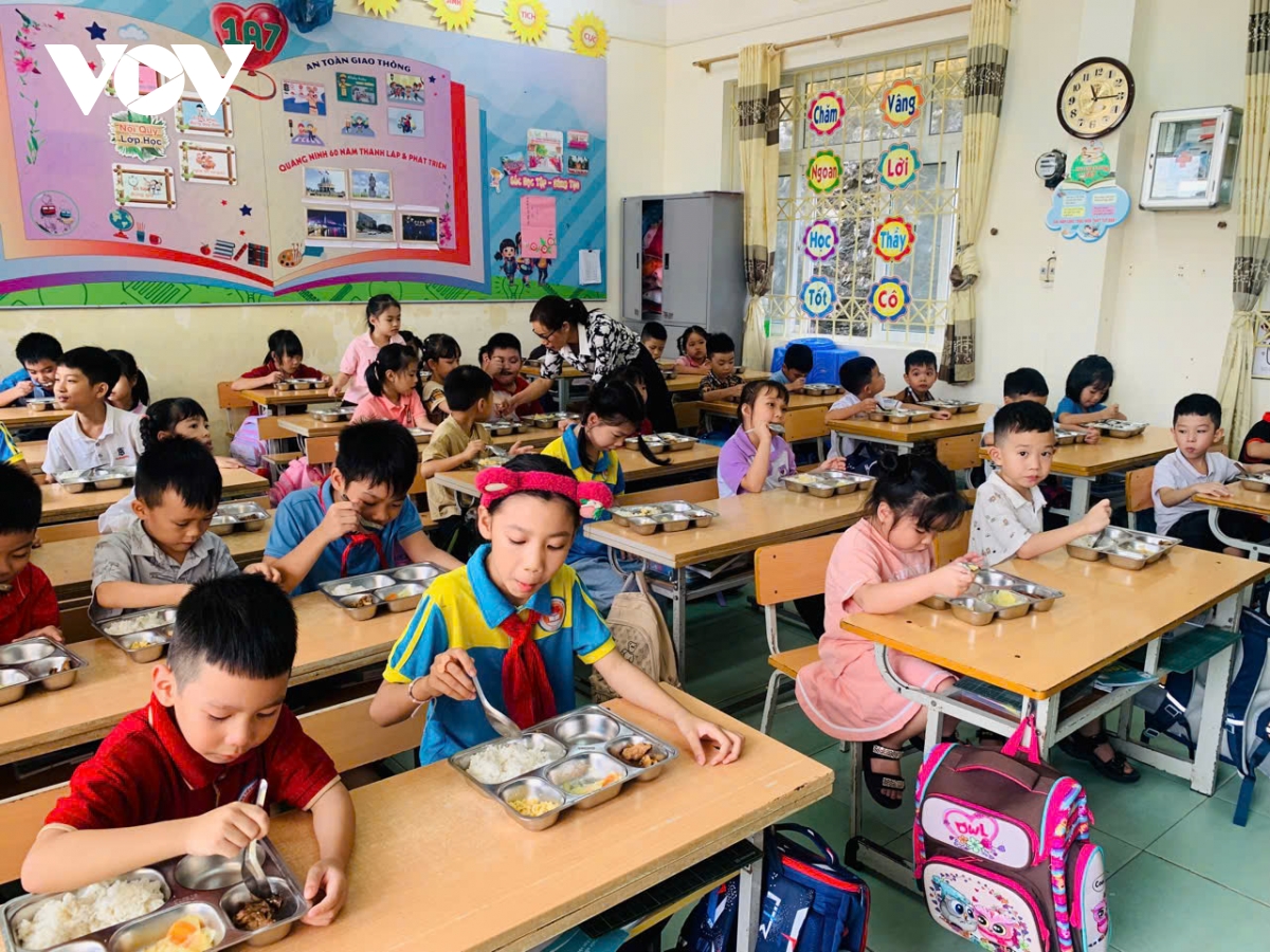 Quảng Ninh chú trọng đảm bảo an toàn thực phẩm tại bếp ăn trường học
