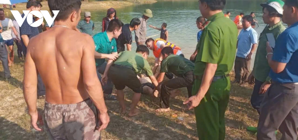 2 học sinh lớp 9 tại thanh hóa tử vong do lật thuyền hình ảnh 3 2 hoc sinh lop 9 tai thanh hoa tu vong do lat thuyen hinh anh 3