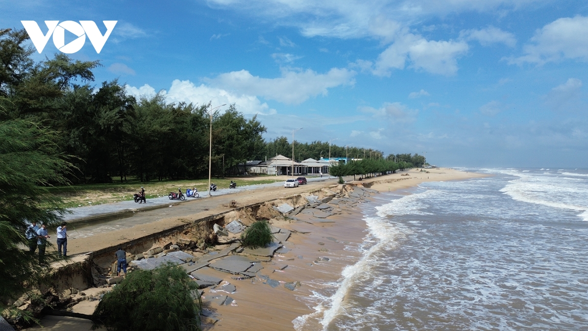 thừa thiên huế khẩn cấp ứng phó sạt lở bờ biển hình ảnh 1 thua thien hue khan cap ung pho sat lo bo bien hinh anh 1