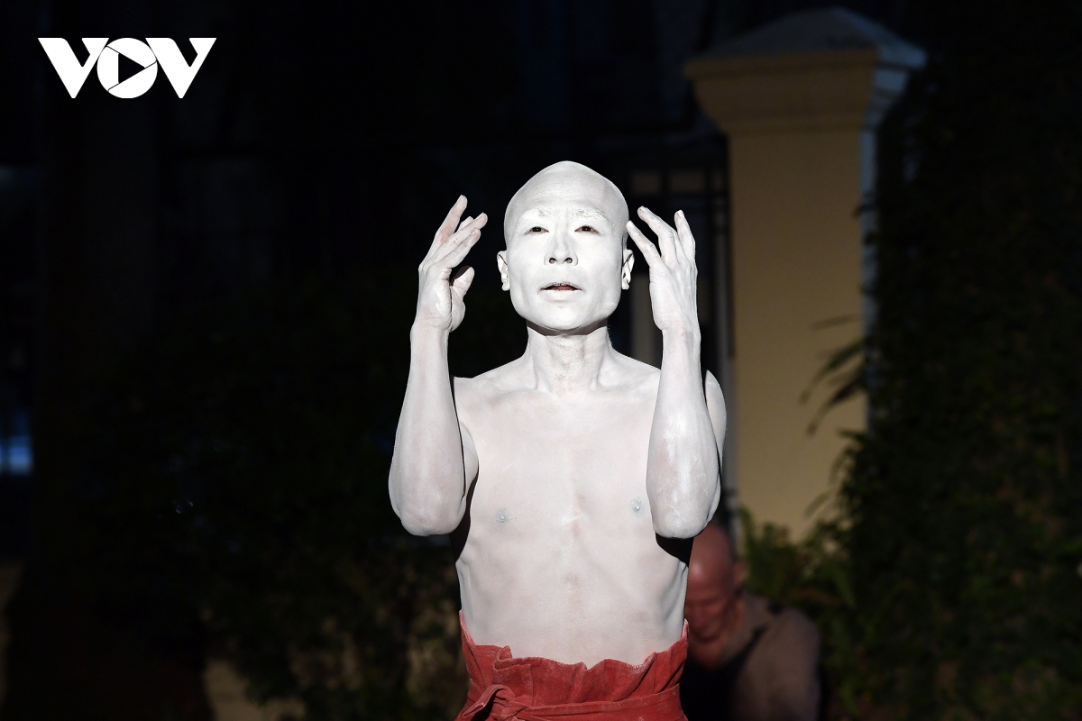 butoh - nghe thuat kham pha chuyen dong co the doc dao cua nhat ban hinh anh 8