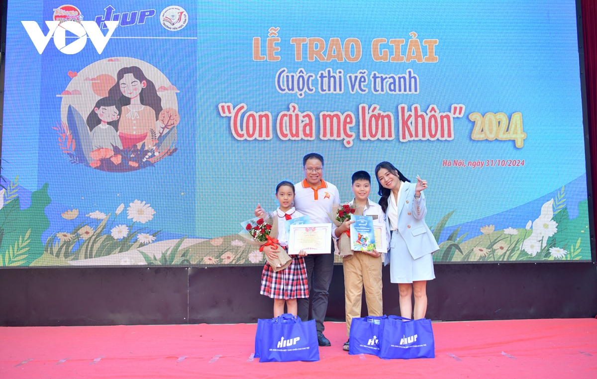 Trao giải cuộc thi vẽ tranh “Con của mẹ lớn khôn” năm 2024