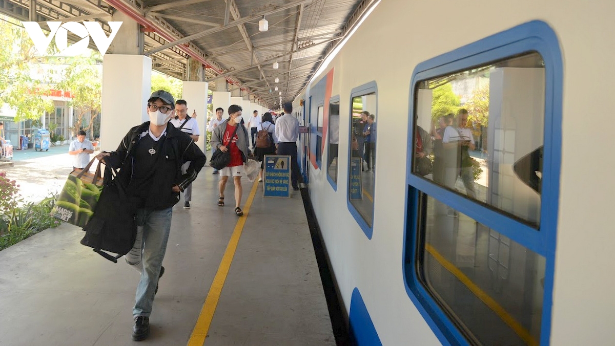 Đường sắt còn nhiều vé tết phục vụ người dân hình ảnh 2 Duong sat con nhieu ve tet phuc vu nguoi dan hinh anh 2