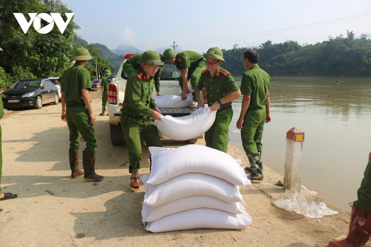bắc kạn phân bổ hơn 263 tấn hàng hóa đến người dân bị ảnh hưởng bão số 3 hình ảnh 2 bac kan phan bo hon 263 tan hang hoa den nguoi dan bi anh huong bao so 3 hinh anh 2