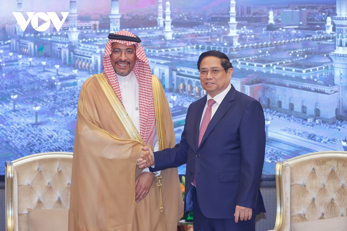 Thủ tướng Phạm Minh Chính tiếp Bộ trưởng Công nghiệp và Khoáng sản Saudi Arabia