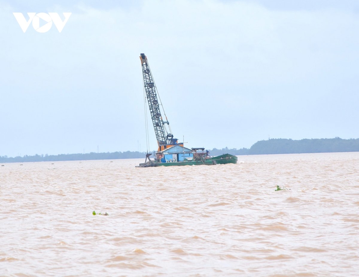 Bến Tre đấu giá 03 mỏ cát giá cao hơn giá khởi điểm hàng chục lần