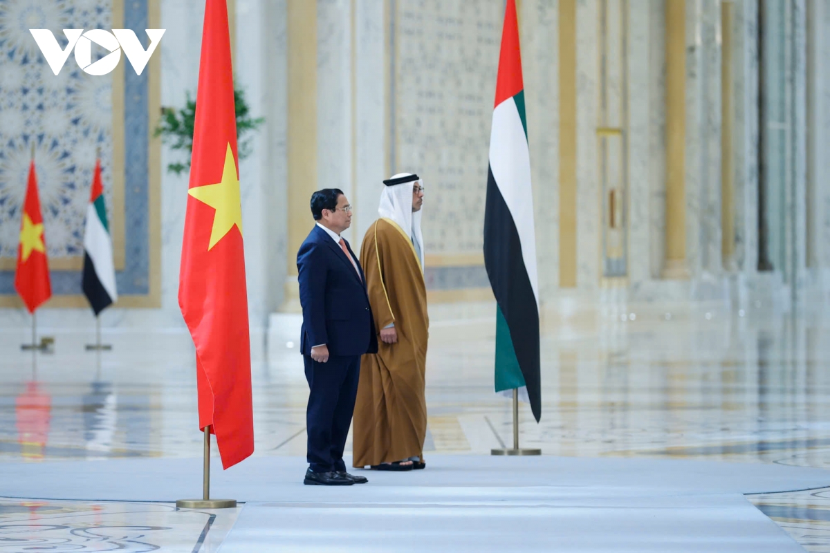 uae bắn 21 loạt đại bác chào đón thủ tướng phạm minh chính hình ảnh 6 uae ban 21 loat dai bac chao don thu tuong pham minh chinh hinh anh 6