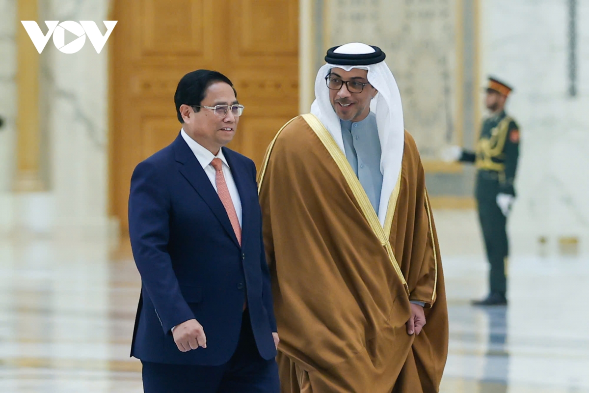 uae bắn 21 loạt đại bác chào đón thủ tướng phạm minh chính hình ảnh 1 uae ban 21 loat dai bac chao don thu tuong pham minh chinh hinh anh 1