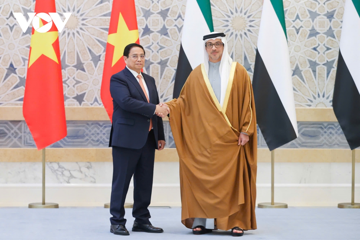 uae bắn 21 loạt đại bác chào đón thủ tướng phạm minh chính hình ảnh 7 uae ban 21 loat dai bac chao don thu tuong pham minh chinh hinh anh 7