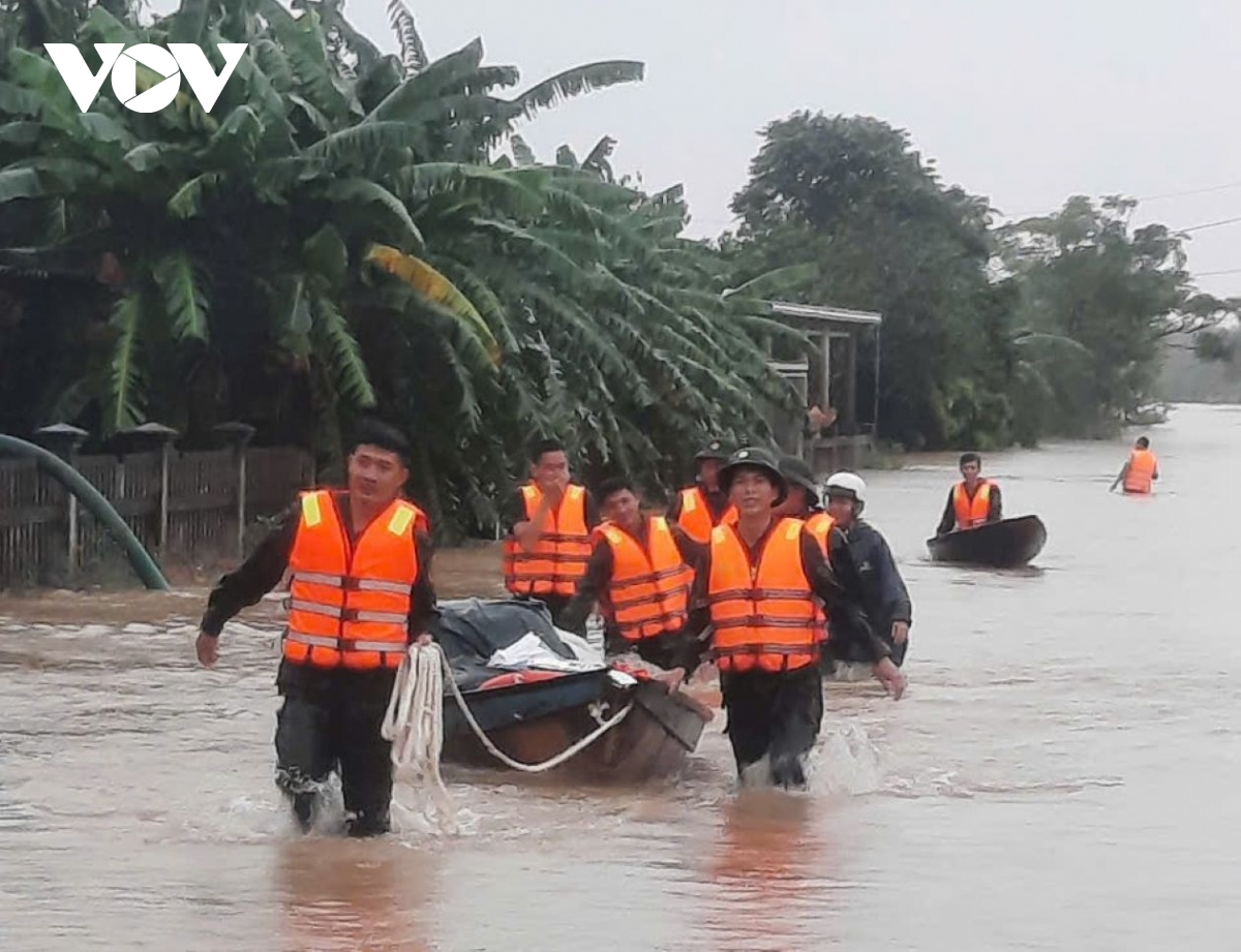 nuoc lu rut cham, quang tri tap trung khac phuc thiet hai hinh anh 4