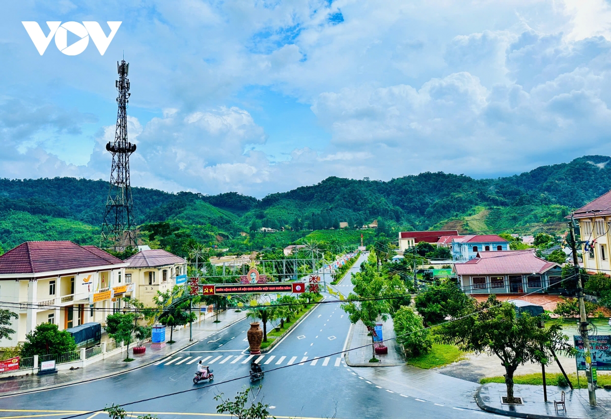 quang nam tung buoc nang cao the trang, tam voc nguoi dan toc thieu so hinh anh 3