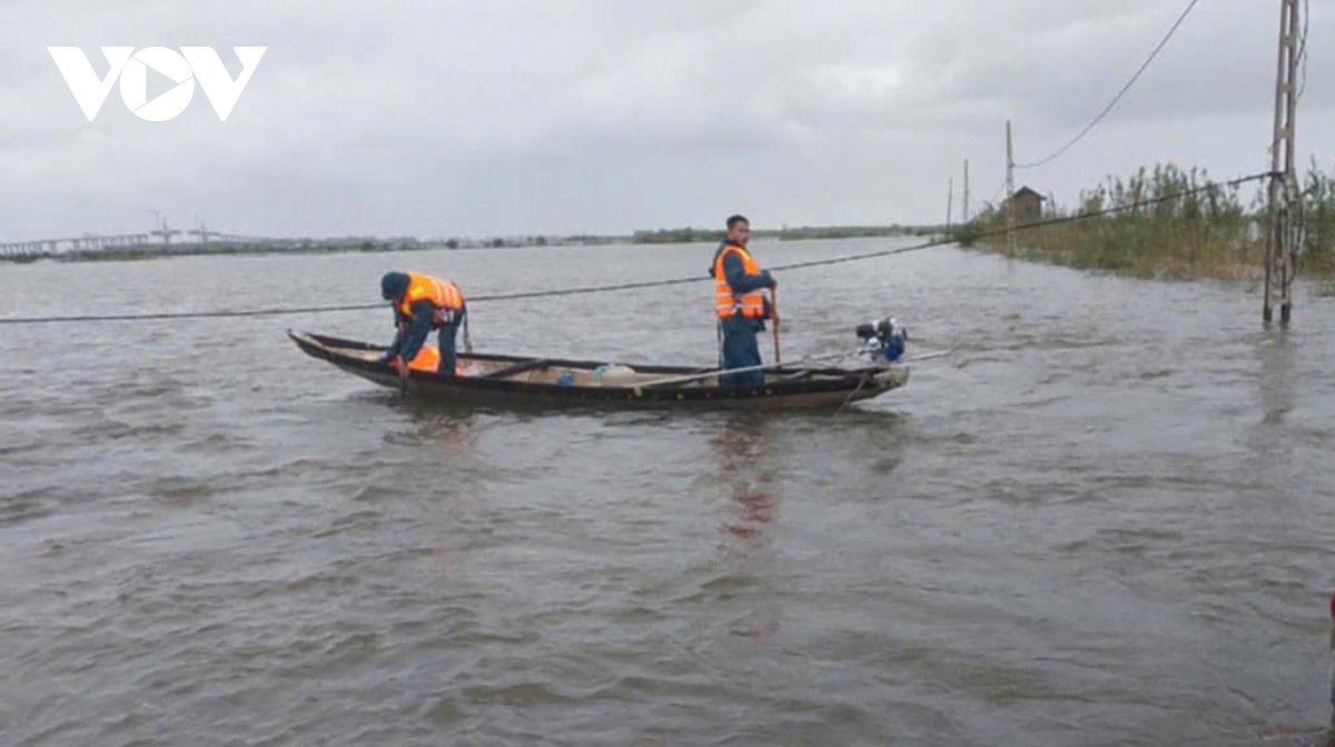 hai người tử vong do bất cẩn đi lại, đánh bắt cá giữa lúc mưa bão hình ảnh 2 hai nguoi tu vong do bat can di lai, danh bat ca giua luc mua bao hinh anh 2