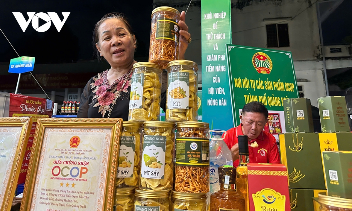 Dua nong san cua dong bao dan toc thieu so xuong pho hinh anh 4