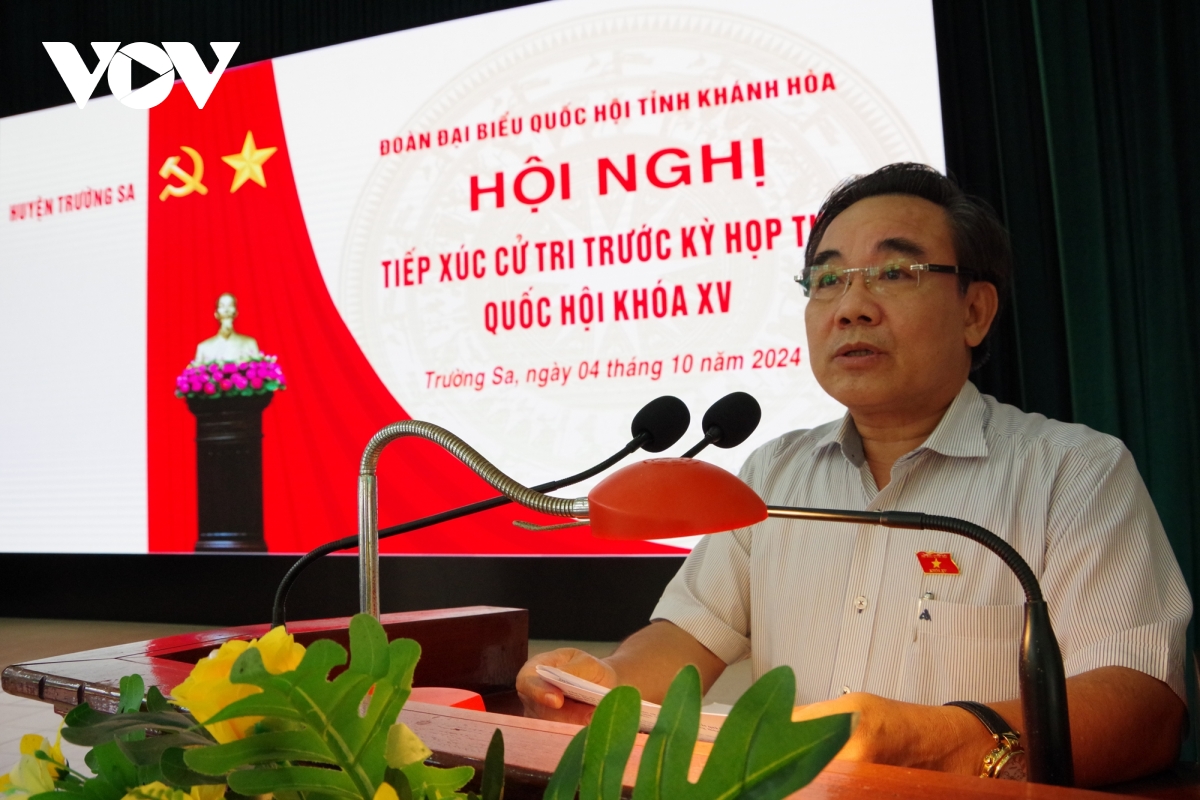 Dai bieu quoc hoi tinh khanh hoa tiep xuc cu tri huyen dao truong sa hinh anh 1